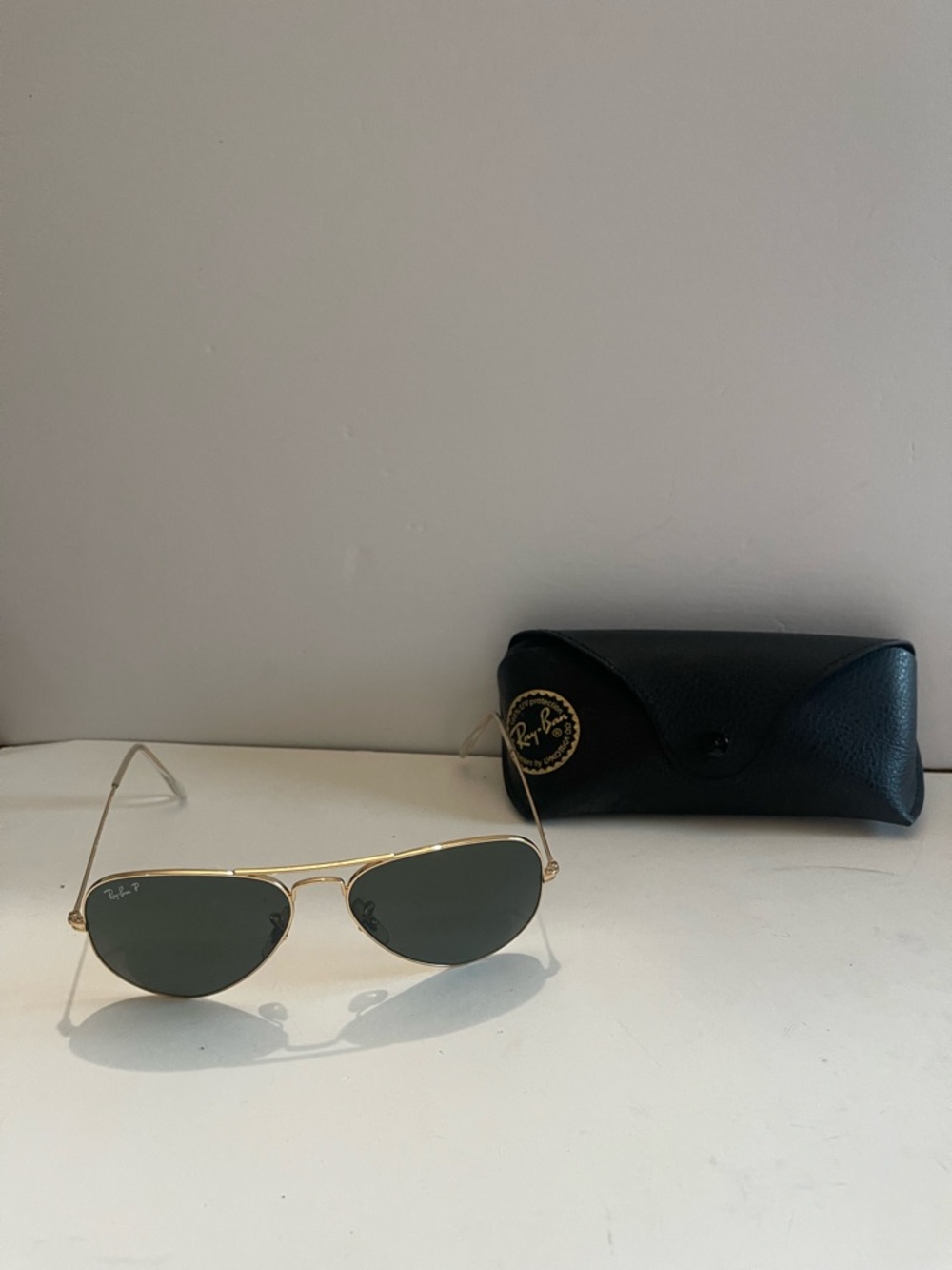 Ray-Ban Gold Frame Green Lens Aviator Sunglasses with Black Case